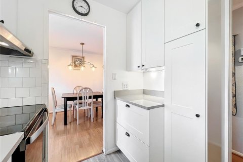 Condo in Bradenton, Florida, 1 bedroom  № 1156463 - photo 10