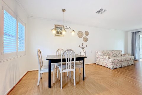 Condo in Bradenton, Florida, 1 bedroom  № 1156463 - photo 11
