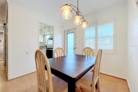 Condo in Bradenton, Florida, 1 bedroom  № 1156463 - photo 14