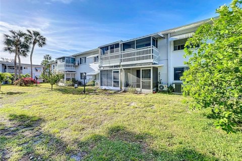 Condo in Bradenton, Florida, 1 bedroom  № 1156463 - photo 27