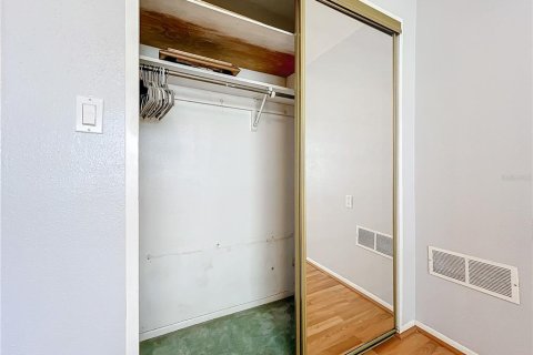 Condo in Bradenton, Florida, 1 bedroom  № 1156463 - photo 23