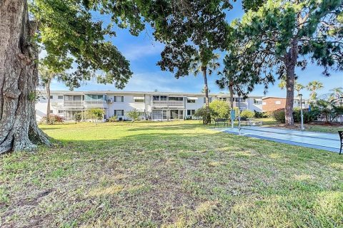 Condo in Bradenton, Florida, 1 bedroom  № 1156463 - photo 30