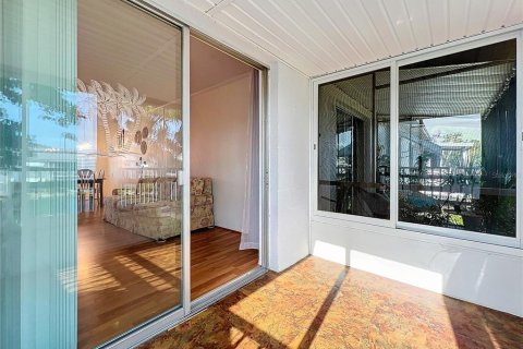 Condo in Bradenton, Florida, 1 bedroom  № 1156463 - photo 24