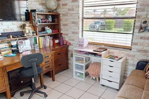 Townhouse in Miami, Florida 3 bedrooms, 124.49 sq.m. № 1786506 - photo 17