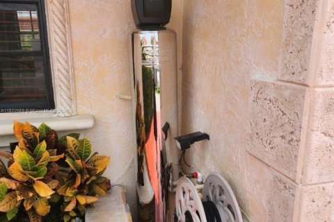 Townhouse in Miami, Florida 3 bedrooms, 124.49 sq.m. № 1786506 - photo 27