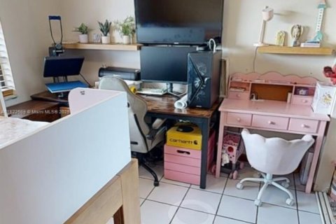 Townhouse in Miami, Florida 3 bedrooms, 124.49 sq.m. № 1786506 - photo 19