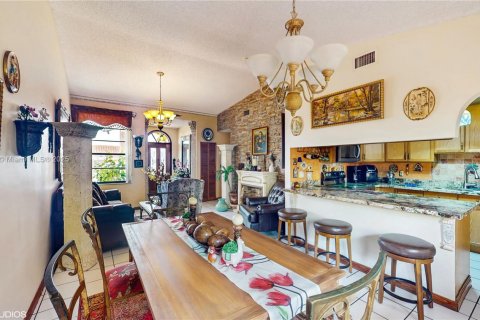 Townhouse in Miami, Florida 3 bedrooms, 124.49 sq.m. № 1786506 - photo 9