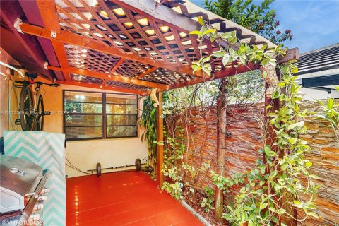Townhouse in Miami, Florida 3 bedrooms, 124.49 sq.m. № 1786506 - photo 23