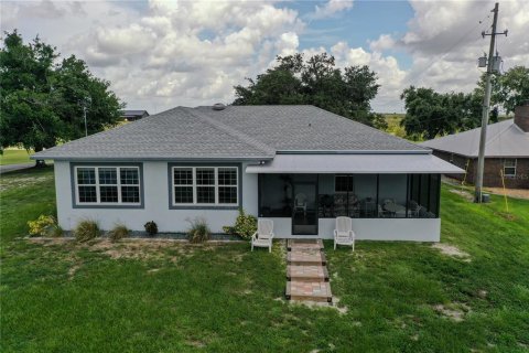 House in Frostproof, Florida 3 bedrooms, 140.28 sq.m. № 1823200 - photo 2