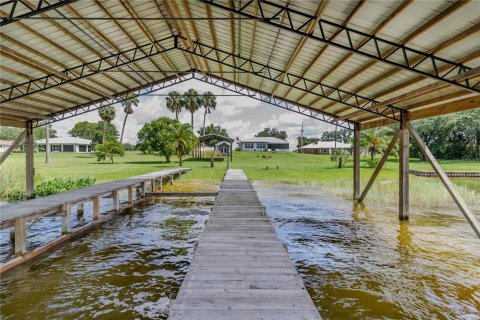 House in Frostproof, Florida 3 bedrooms, 140.28 sq.m. № 1823200 - photo 3