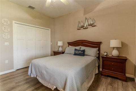 House in Frostproof, Florida 3 bedrooms, 140.28 sq.m. № 1823200 - photo 18