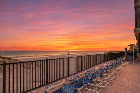 Condominio en venta en Madeira Beach, Florida, 2 dormitorios, 102.19 m2 № 2093223 - foto 29