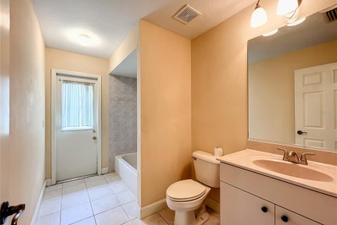 Villa ou maison à louer à Ocala, Floride: 4 chambres, 269.42 m2 № 2097645 - photo 9