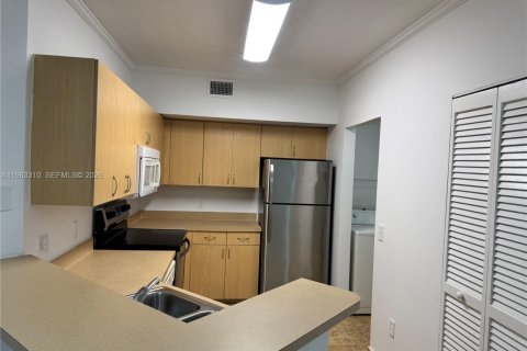 Copropriété à louer à North Lauderdale, Floride: 1 chambre, 81.57 m2 № 2025171 - photo 2