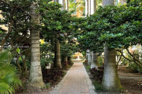 Copropriété à louer à Miami, Floride: 2 chambres, 102.1 m2 № 2050689 - photo 25