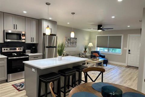 Apartamento en alquiler en Bradenton, Florida, 2 dormitorios, 83.61 m2 № 1796878 - foto 8