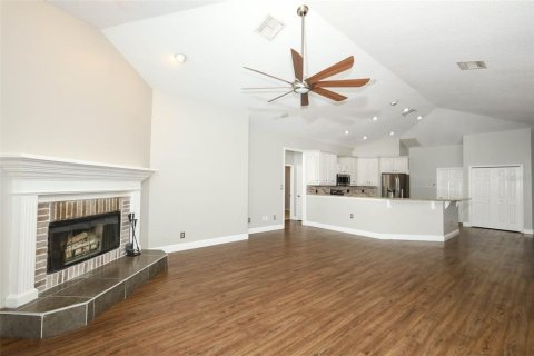 House in Oviedo, Florida 4 bedrooms, 249.35 sq.m. № 1844671 - photo 9