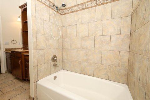 House in Oviedo, Florida 4 bedrooms, 249.35 sq.m. № 1844671 - photo 29
