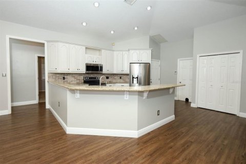 House in Oviedo, Florida 4 bedrooms, 249.35 sq.m. № 1844671 - photo 5