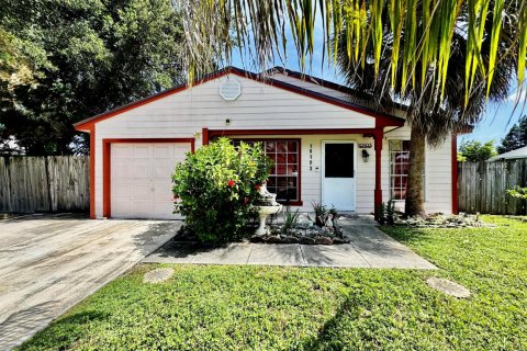 House in Royal Palm Beach, Florida 3 bedrooms, 100.8 sq.m. № 2261556