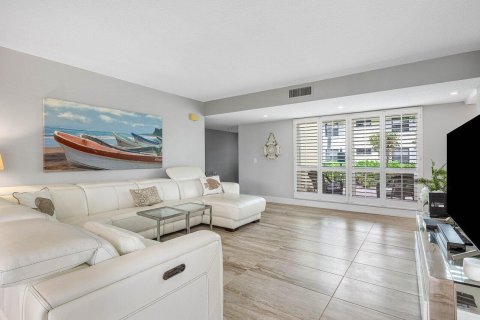 Condo in Boynton Beach, Florida, 2 bedrooms  № 2153736 - photo 4