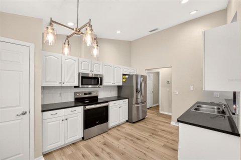 House in Gainesville, Florida 3 bedrooms, 139.26 sq.m. № 2399340 - photo 14