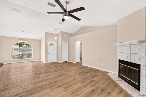 House in Gainesville, Florida 3 bedrooms, 139.26 sq.m. № 2399340 - photo 9