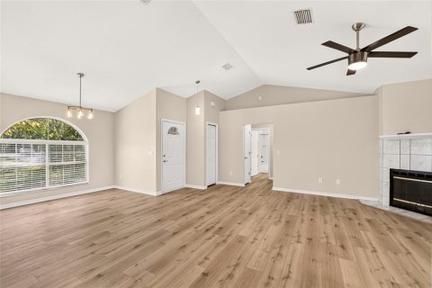 House in Gainesville, Florida 3 bedrooms, 139.26 sq.m. № 2399340 - photo 8