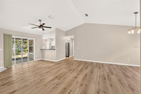 House in Gainesville, Florida 3 bedrooms, 139.26 sq.m. № 2399340 - photo 4