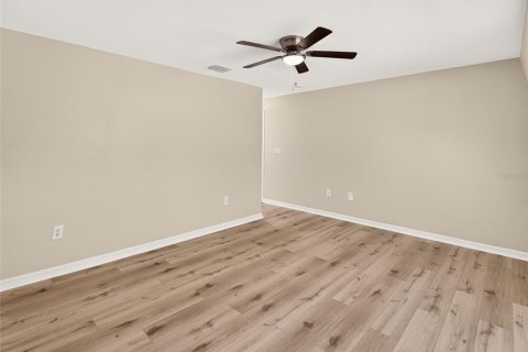 House in Gainesville, Florida 3 bedrooms, 139.26 sq.m. № 2399340 - photo 23