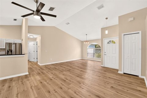 House in Gainesville, Florida 3 bedrooms, 139.26 sq.m. № 2399340 - photo 10
