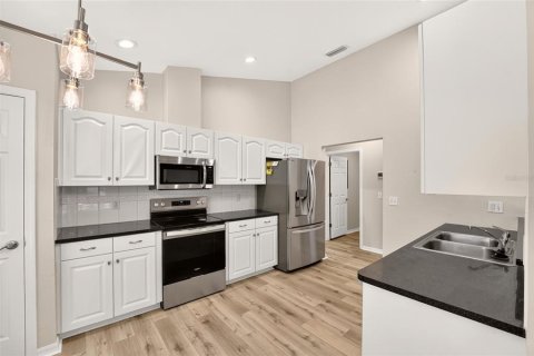 House in Gainesville, Florida 3 bedrooms, 139.26 sq.m. № 2399340 - photo 15
