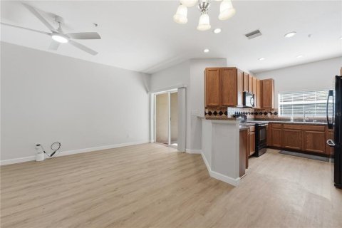 Townhouse in Sarasota, Florida 3 bedrooms, 146.32 sq.m. № 2204058 - photo 11