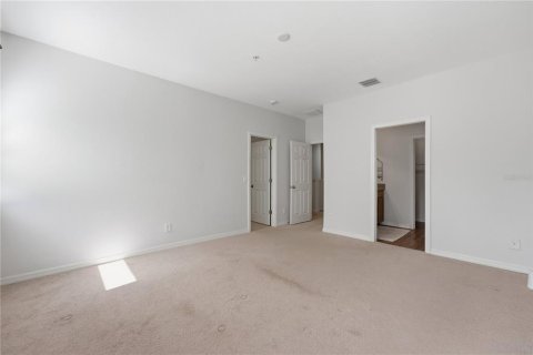 Townhouse in Sarasota, Florida 3 bedrooms, 146.32 sq.m. № 2204058 - photo 16