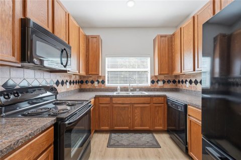 Townhouse in Sarasota, Florida 3 bedrooms, 146.32 sq.m. № 2204058 - photo 13