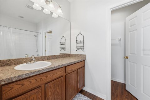 Townhouse in Sarasota, Florida 3 bedrooms, 146.32 sq.m. № 2204058 - photo 18