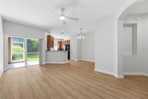Townhouse in Sarasota, Florida 3 bedrooms, 146.32 sq.m. № 2204058 - photo 7