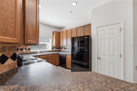 Townhouse in Sarasota, Florida 3 bedrooms, 146.32 sq.m. № 2204058 - photo 12