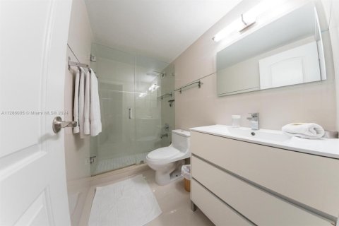 Copropriété à louer à Miami Beach, Floride: 2 chambres, 86.4 m2 № 1860843 - photo 14