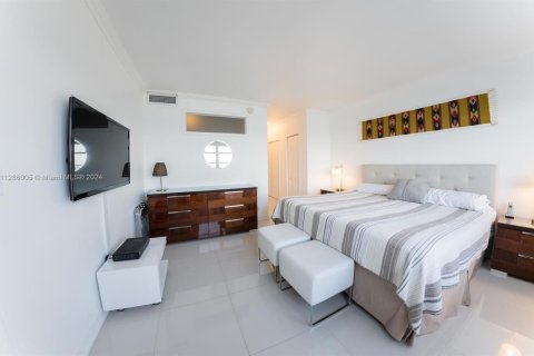 Copropriété à louer à Miami Beach, Floride: 2 chambres, 86.4 m2 № 1860843 - photo 12