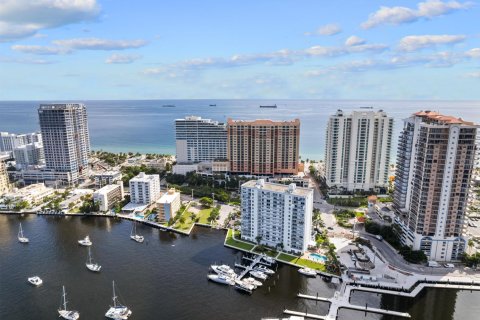 Condo in Fort Lauderdale, Florida, 2 bedrooms № 2435893 - photo 3