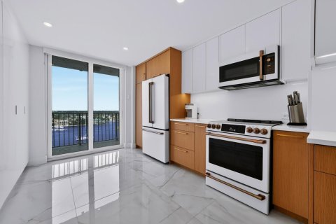 Condo in Fort Lauderdale, Florida, 2 bedrooms № 2435893 - photo 14