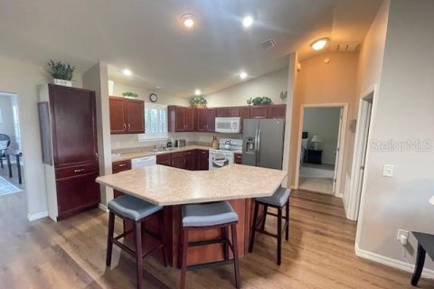 Casa en alquiler en The Villages, Florida, 3 dormitorios, 169.73 m2 № 1917486 - foto 4