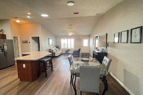 Casa en alquiler en The Villages, Florida, 3 dormitorios, 169.73 m2 № 1917486 - foto 3
