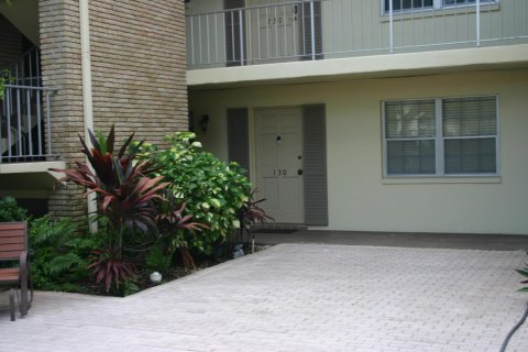 Condominio en venta en Palm Beach Gardens, Florida, 2 dormitorios, 107.95 m2 № 2247655 - foto 2