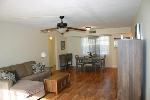 Condominio en venta en Palm Beach Gardens, Florida, 2 dormitorios, 107.95 m2 № 2247655 - foto 17