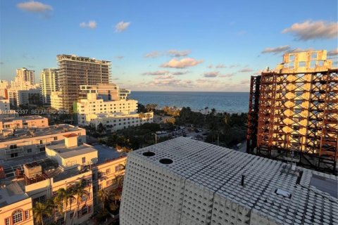 Copropriété à louer à Miami Beach, Floride: 3 chambres, 213.68 m2 № 1999936 - photo 10