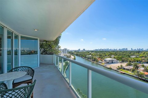 Copropriété à louer à Miami Beach, Floride: 3 chambres, 213.68 m2 № 1999936 - photo 7