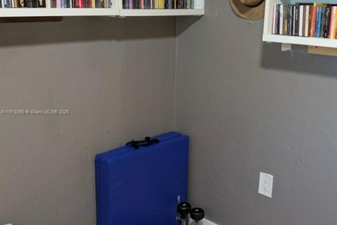 Casa en venta en Miami, Florida, 3 dormitorios, 103.31 m2 № 1972388 - foto 23