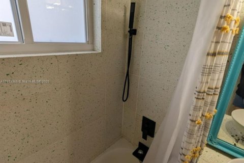 Casa en venta en Miami, Florida, 3 dormitorios, 103.31 m2 № 1972388 - foto 21